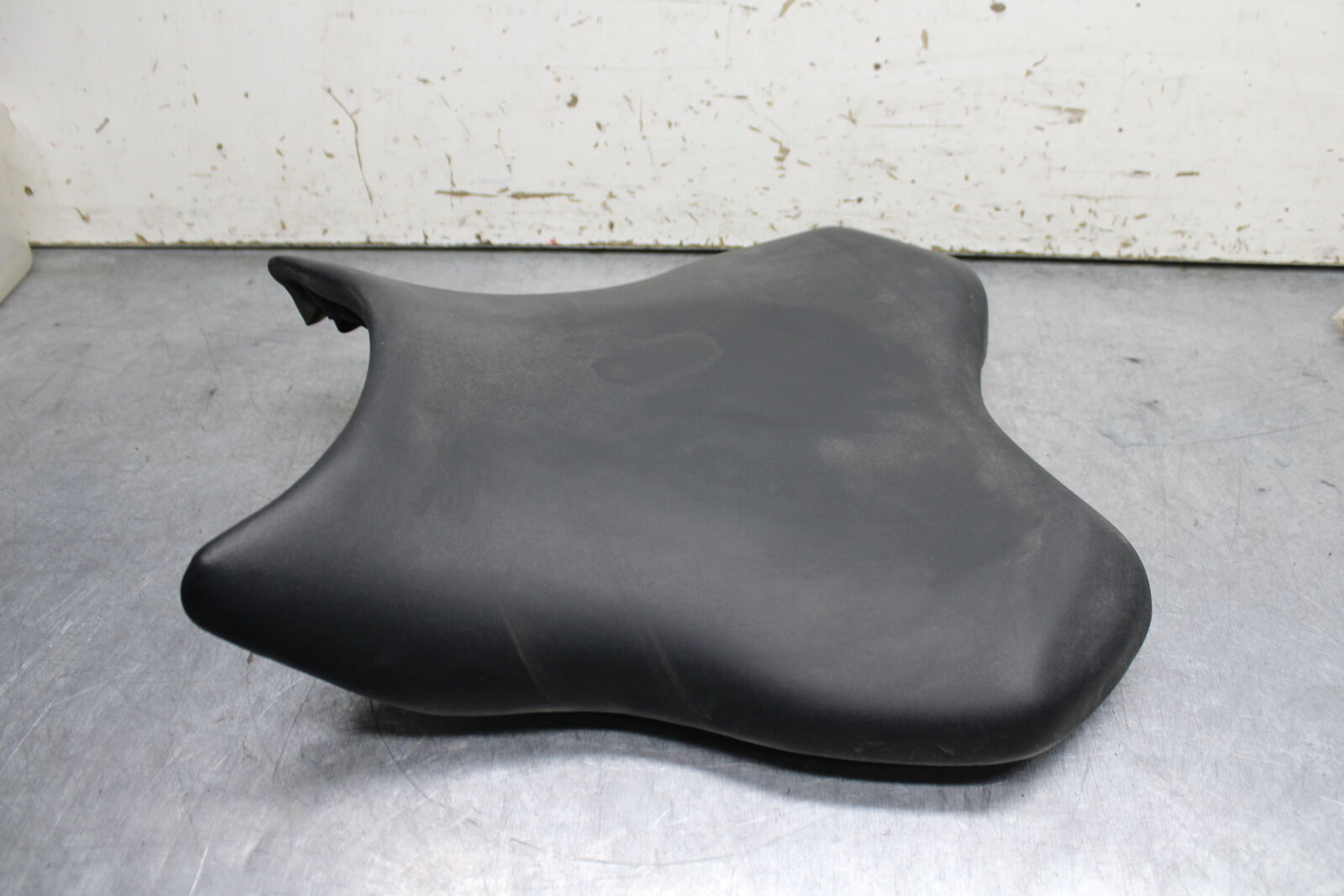06-07 YAMAHA YZF R6 FRONT DRIVERS SEAT PAD SADDLE PILLION BB742