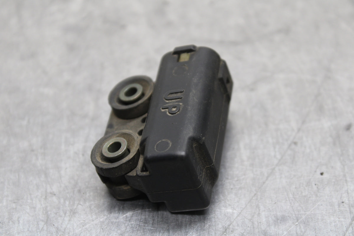 04-05 YAMAHA YZF R1 TIP OVER BANK ANGLE CRASH SENSOR SWITCH BB131