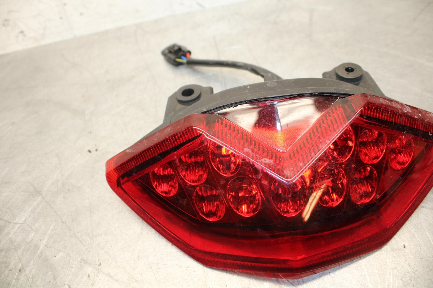 11-14 KAWASAKI VERSYS 650 LE 650C REAR TAIL TAILLIGHT BACK BRAKE LIGHT BB498
