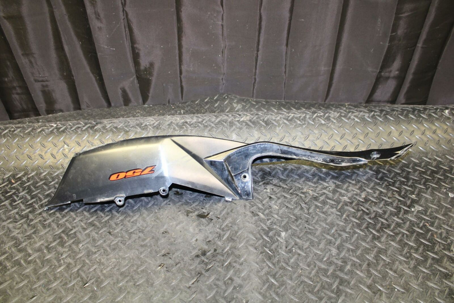 10 SUZUKI GSXR750 LEFT REAR BACK TAIL FAIRING COWL SHROUD BB190