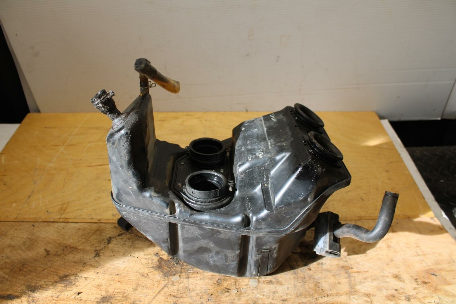 09-10 KAWASAKI ER-6N AIRBOX AIR INTAKE FILTER BOX BB325