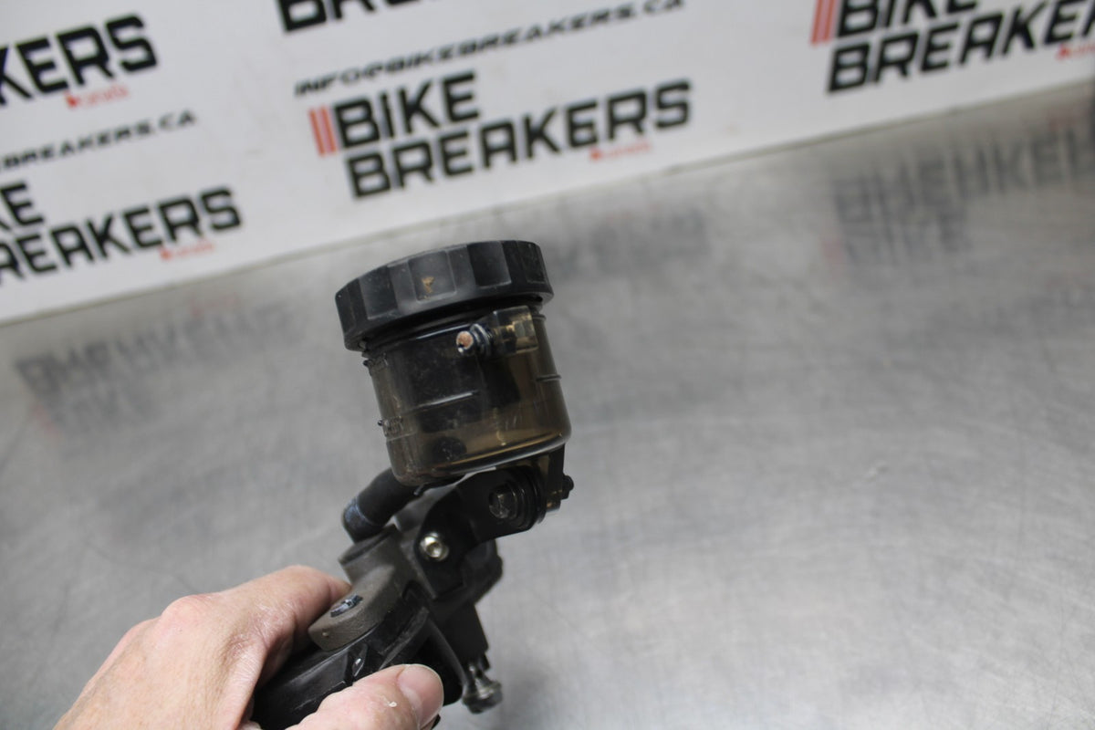 22 KAWASAKI NINJA 1000SX FRONT BRAKE MASTER CYLINDER w/ LEVER BB780