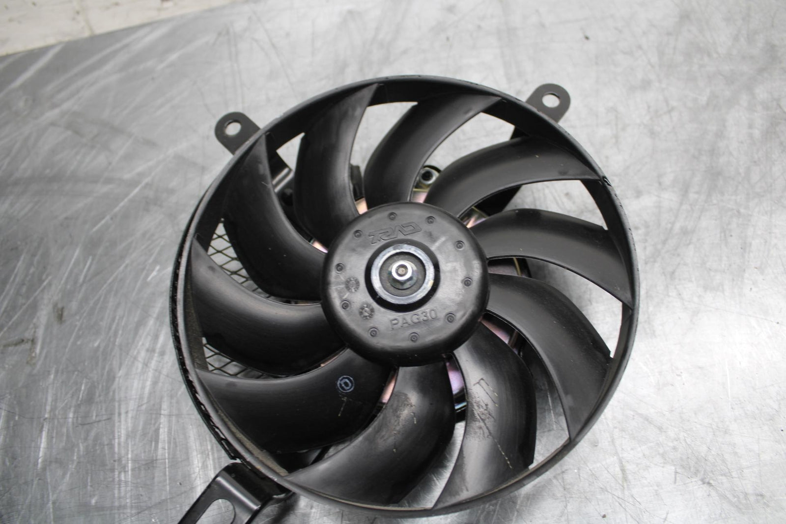 11-21 SUZUKI GSXR750 ENGINE RADIATOR COOLING FAN BB492
