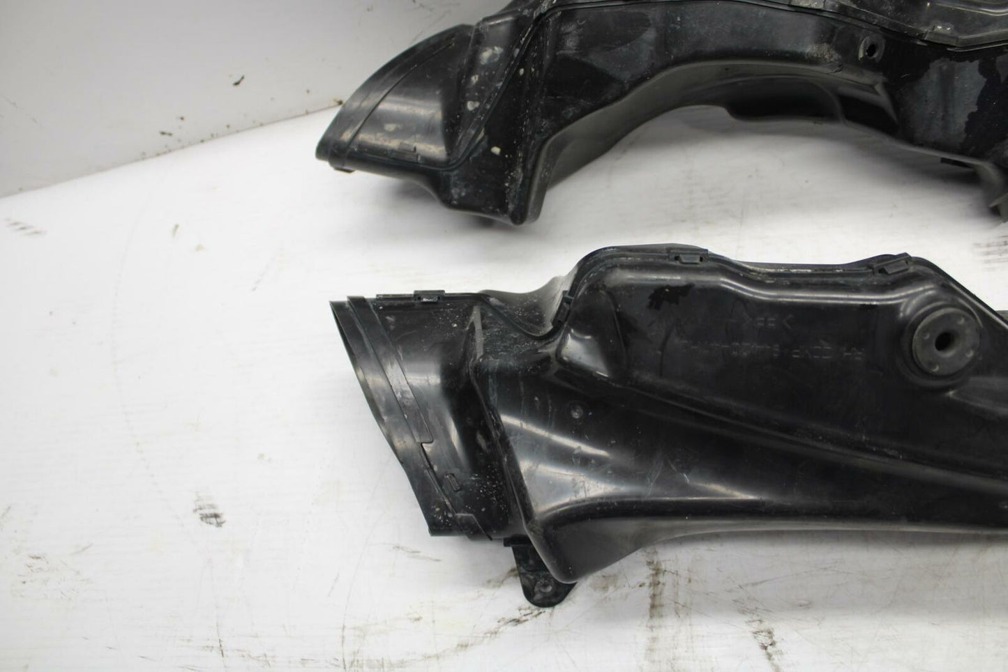 09-11 SUZUKI GSXR1000 RIGHT LEFT AIR INTAKE DUCTS BB284