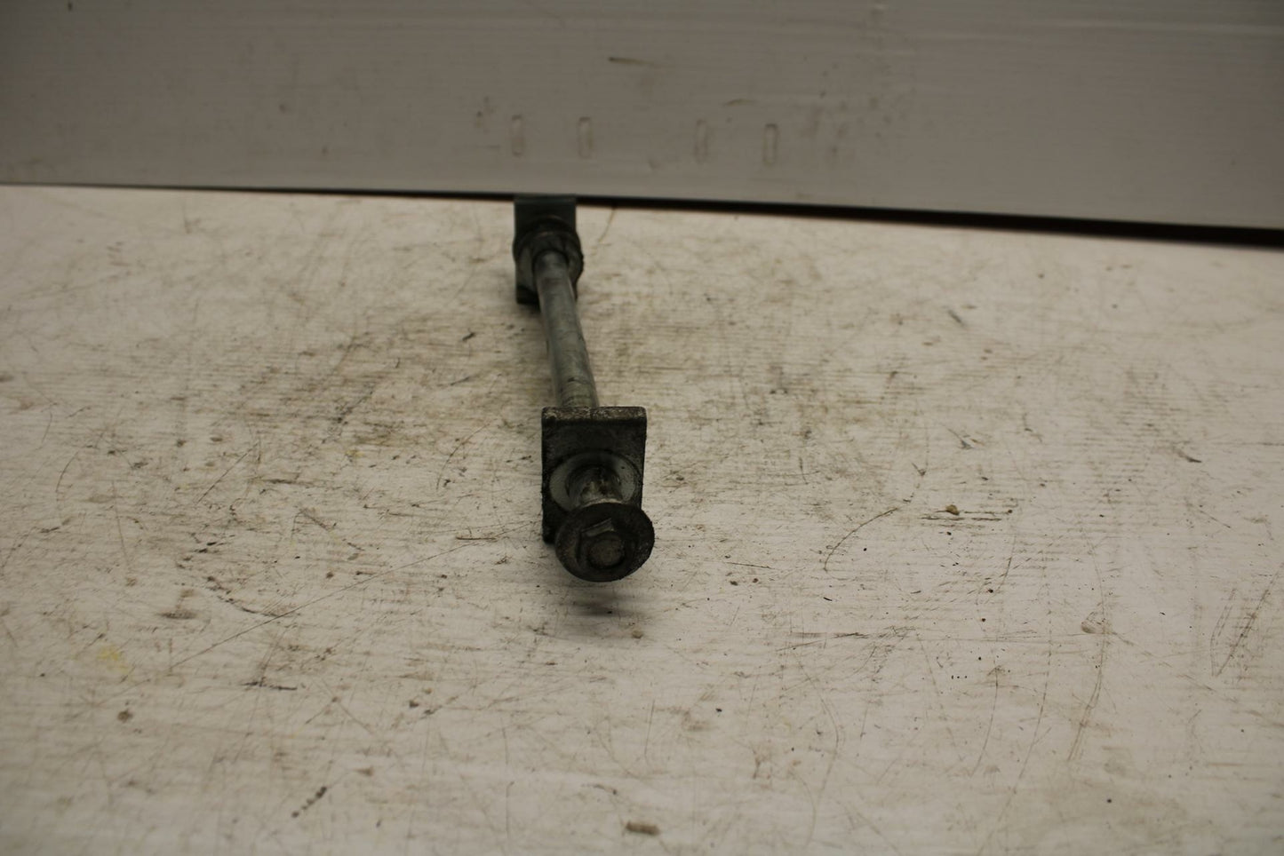 90-07 KAWASAKI ZZR 250 REAR AXLE BACK WHEEL RIM PIVOT BOLT AXEL BB298