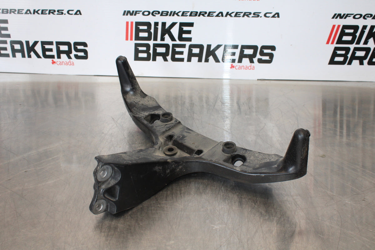 05-06 HONDA CBR600RR OEM UPPER FAIRING MIRROR GAUGES STAY BRACKET BB159