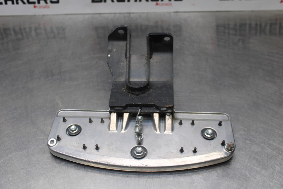 15 SUZUKI BOULEVARD C50 RIGHT FRONT FOOT REST PEG STEP BB775