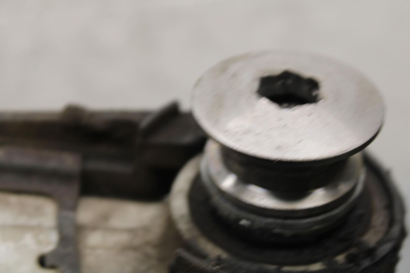 2000 Kawasaki Ninja ZX12R ZX1200A REAR SWINGARM BACK SUSPENSION BB565