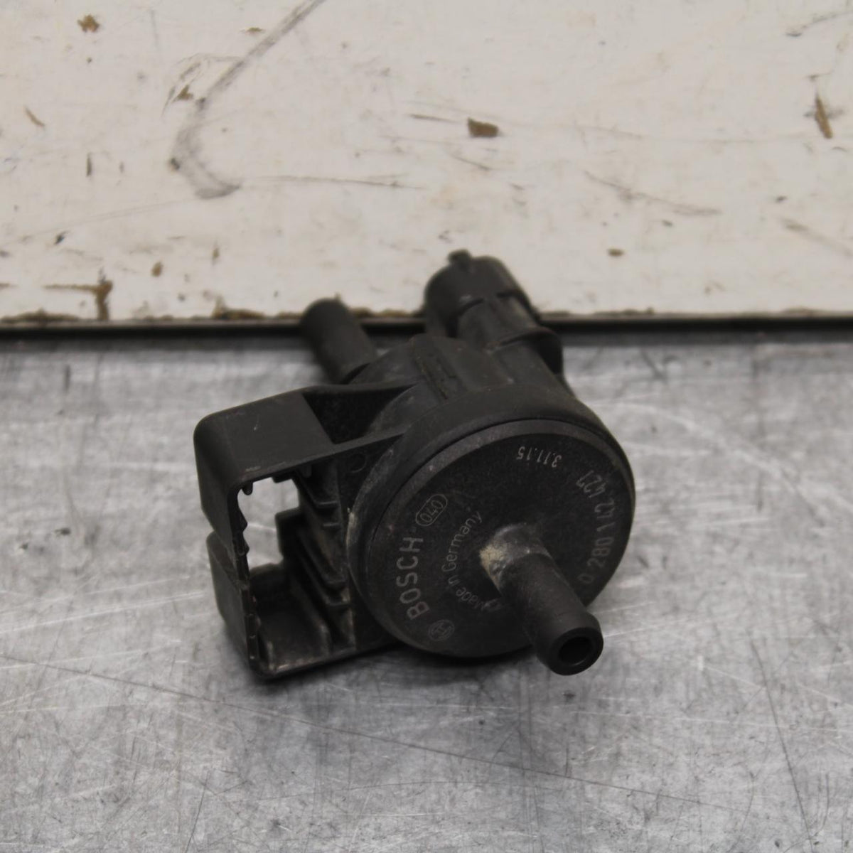 16-18 KTM 690 DUKE AIR VALVE SOLENOID TOP ENGINE SWITCH SENSOR BB631