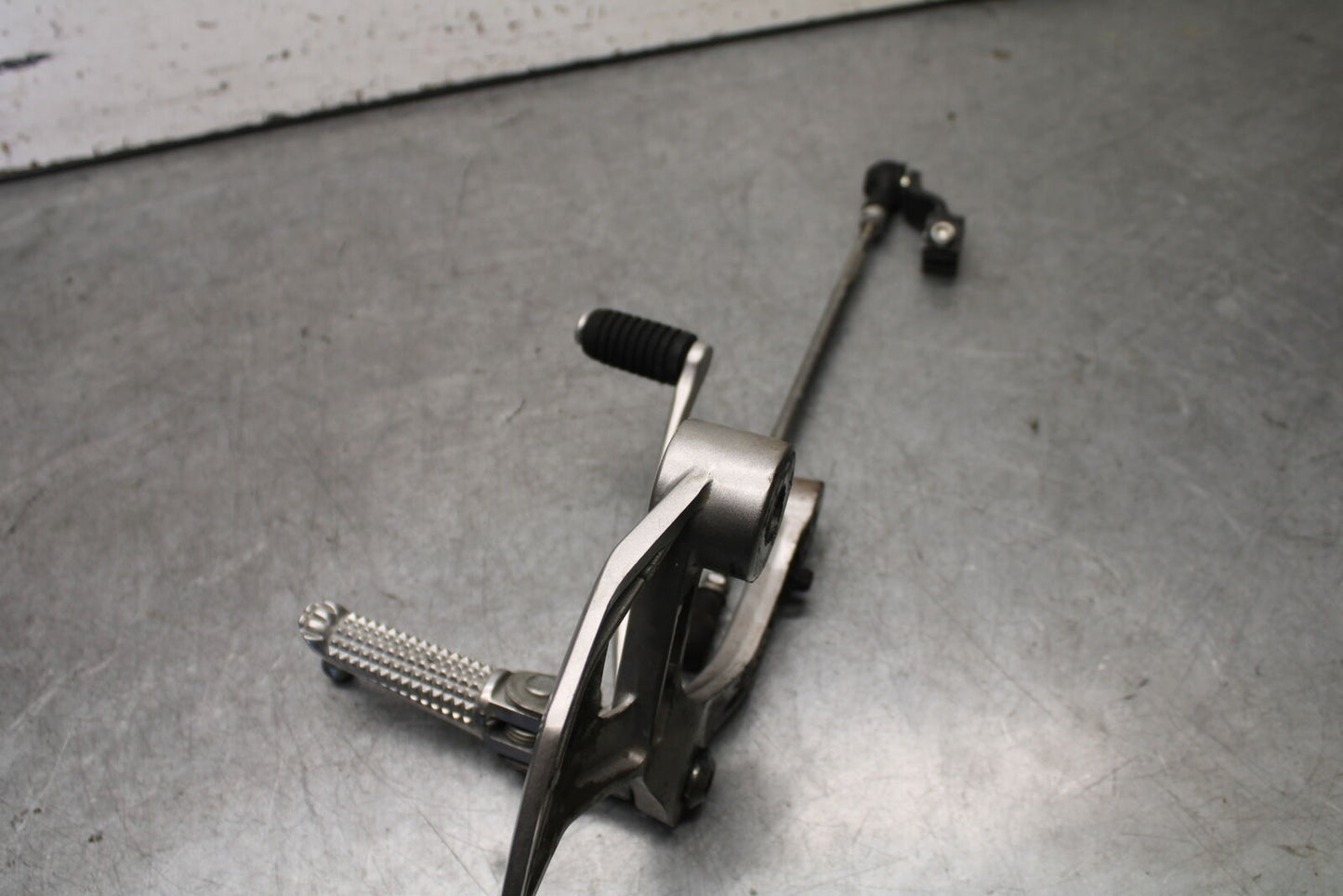16-21 YAMAHA XSR900 LEFT REARSET REAR SET FOOT PEG W SHIFTER BB664