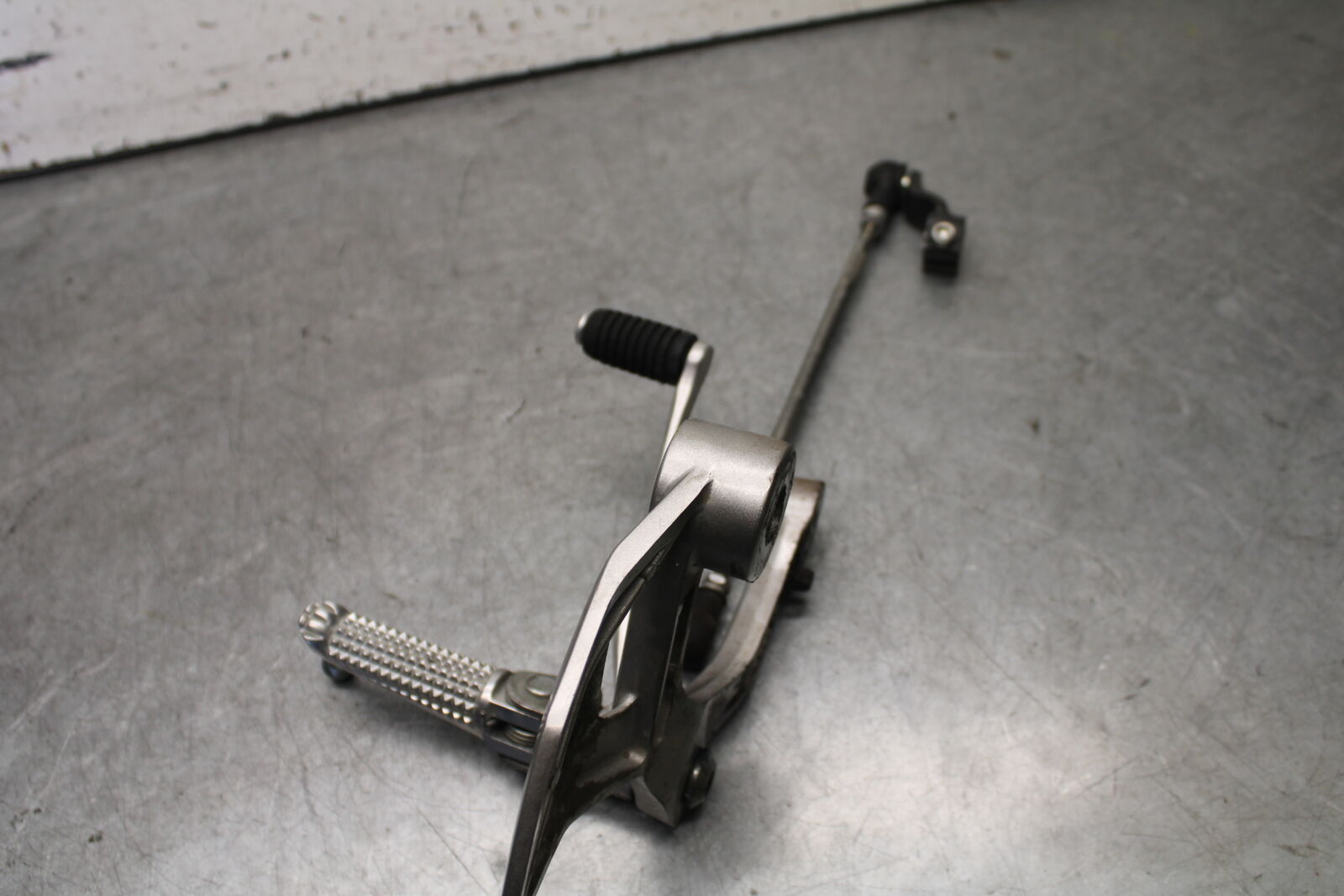 16-21 YAMAHA XSR900 LEFT REARSET REAR SET FOOT PEG W SHIFTER BB664