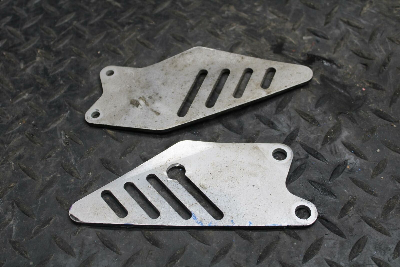 13-18 KAWASAKI NINJA ZX6R  REARSET REAR SET HEEL GUARD COVER  BB203