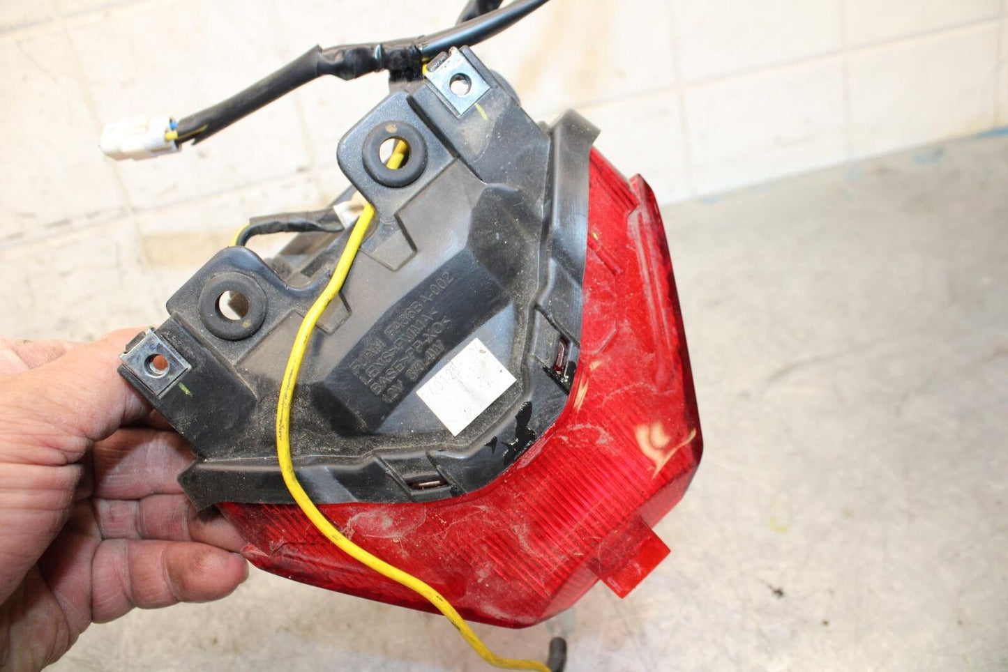 2015 Yamaha FZ07 REAR TAIL TAILLIGHT BACK BRAKE LIGHT 1WS-84710-00-00 BB531