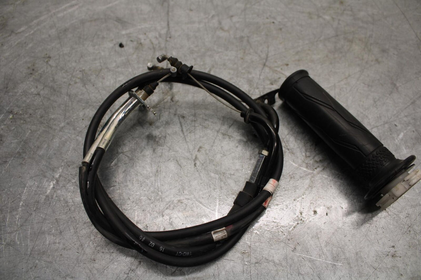 2015 Yamaha YZF R3 THROTTLE CABLES LINES TUBE 1WD-F6301-00-00 BB526
