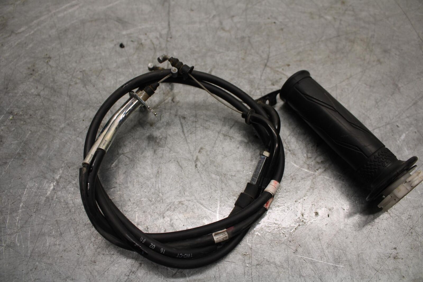 2015 Yamaha YZF R3 THROTTLE CABLES LINES TUBE 1WD-F6301-00-00 BB526