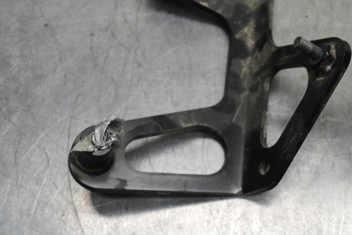 14 HONDA CTX1300A SADDLEBAG CASE MOUNTING BRACKET MOUNT BB732