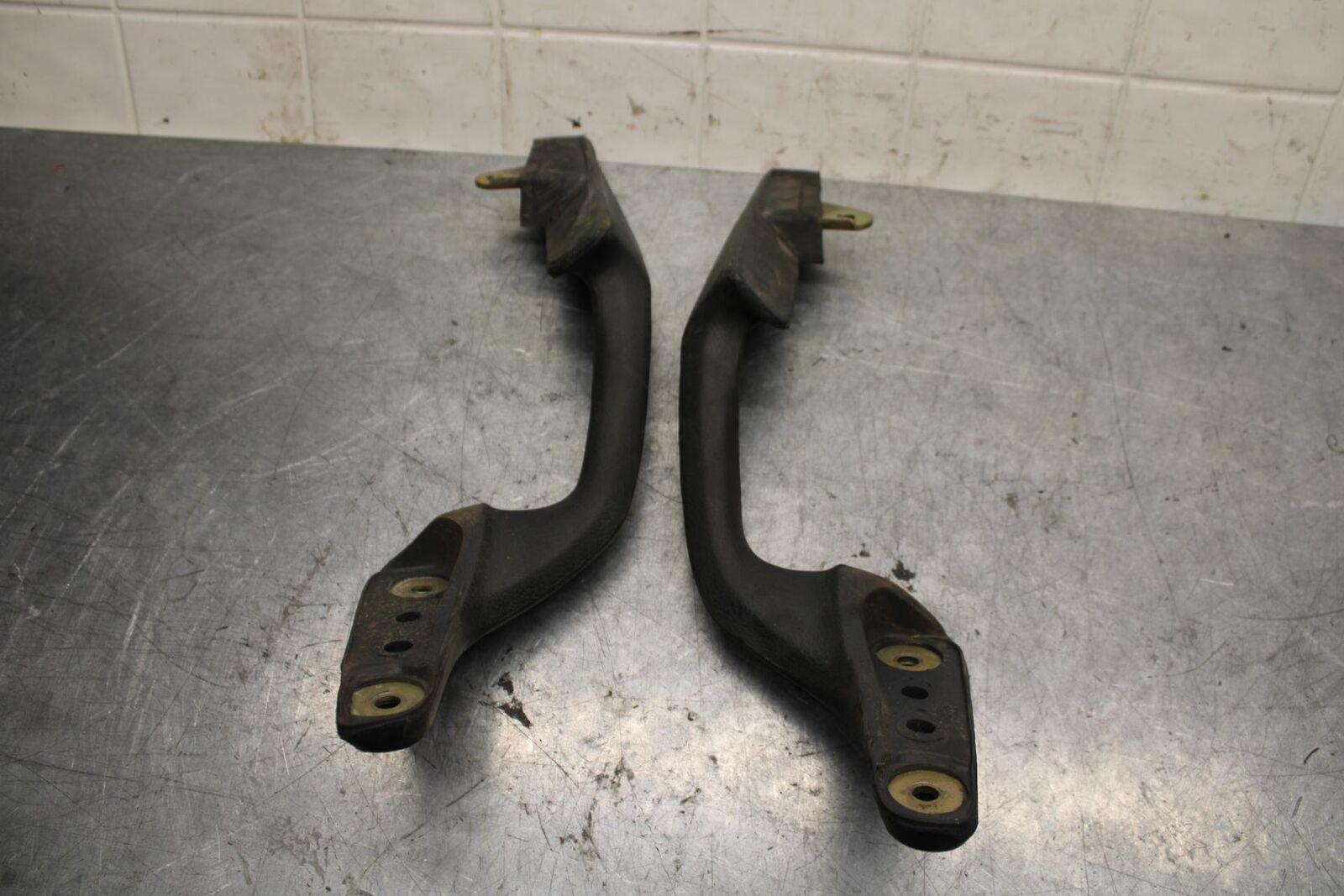 2001 Honda ST1100 PASSENGER REAR SEAT GRAB BAR HANDLE SET BB77