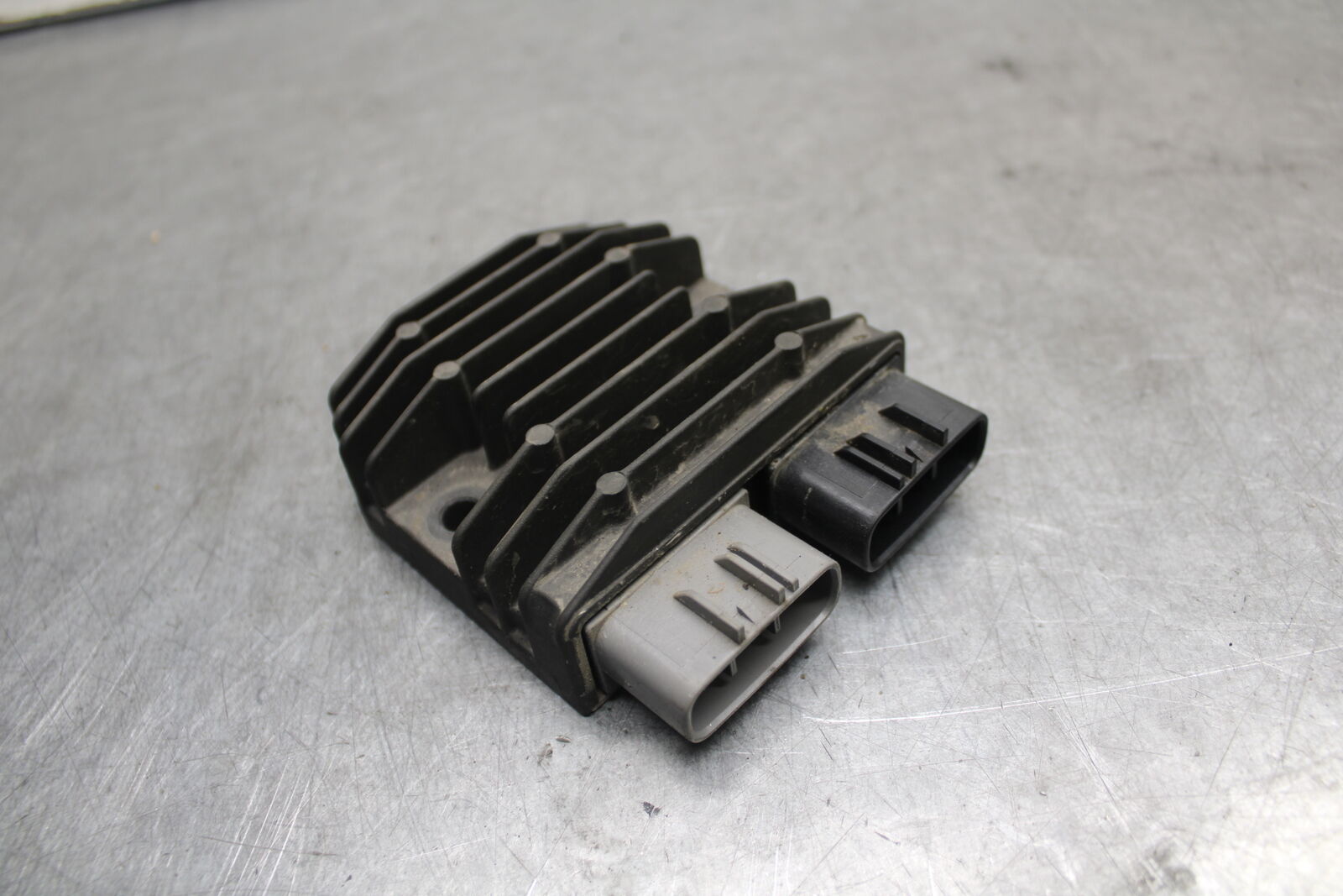 07-08 YAMAHA YZF R1 RECTIFIER VOLTAGE REGULATOR  BB675