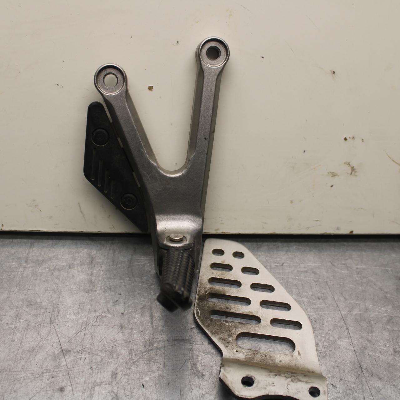 2007 Yamaha YZF R6 LEFT REARSET REAR SET DRIVER FOOT PEG REST STOP BB80