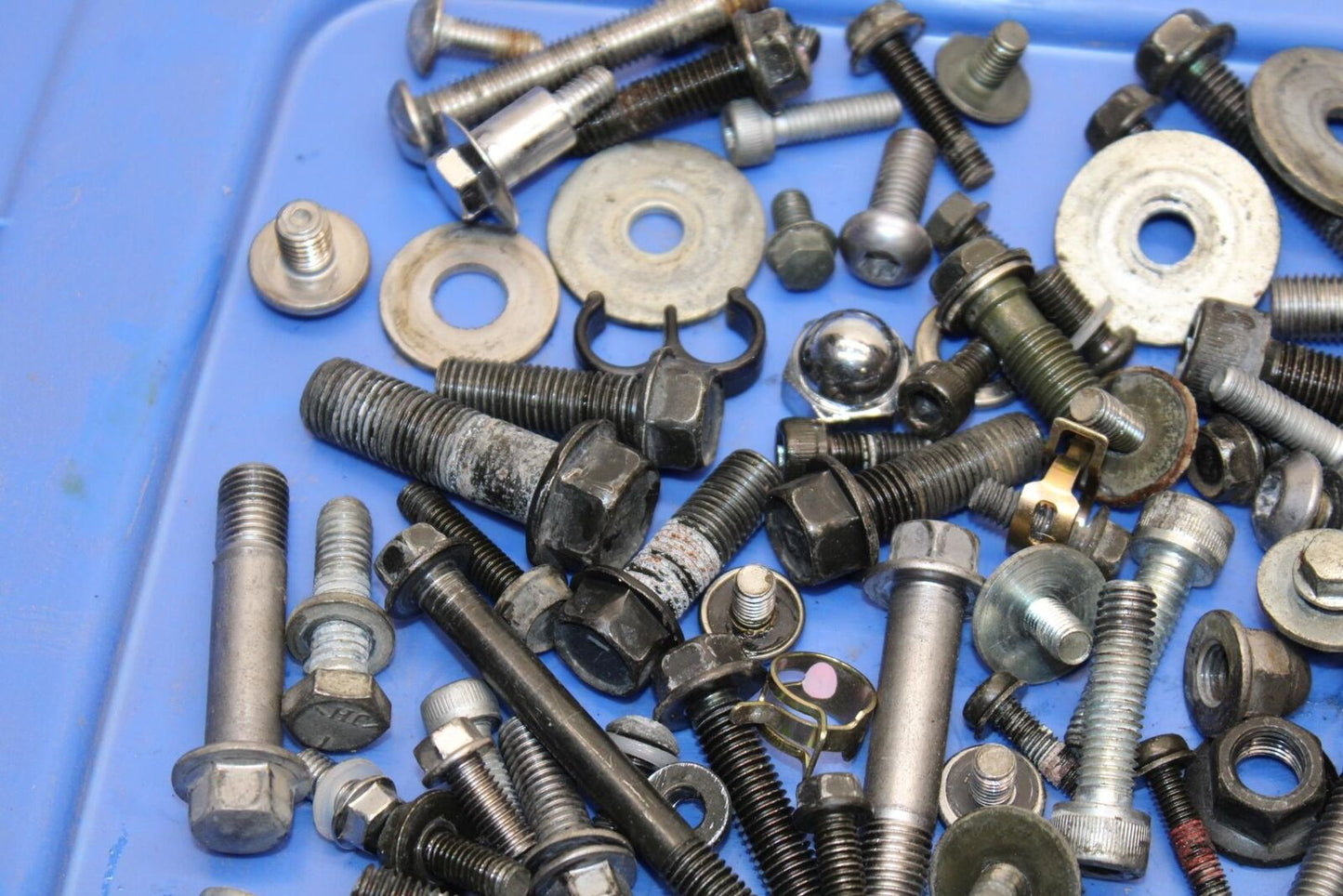 2005 Kawasaki Vulcan 1600 VN1600D Nomad MISCELLANEOUS BOLTS ENGINE BB556