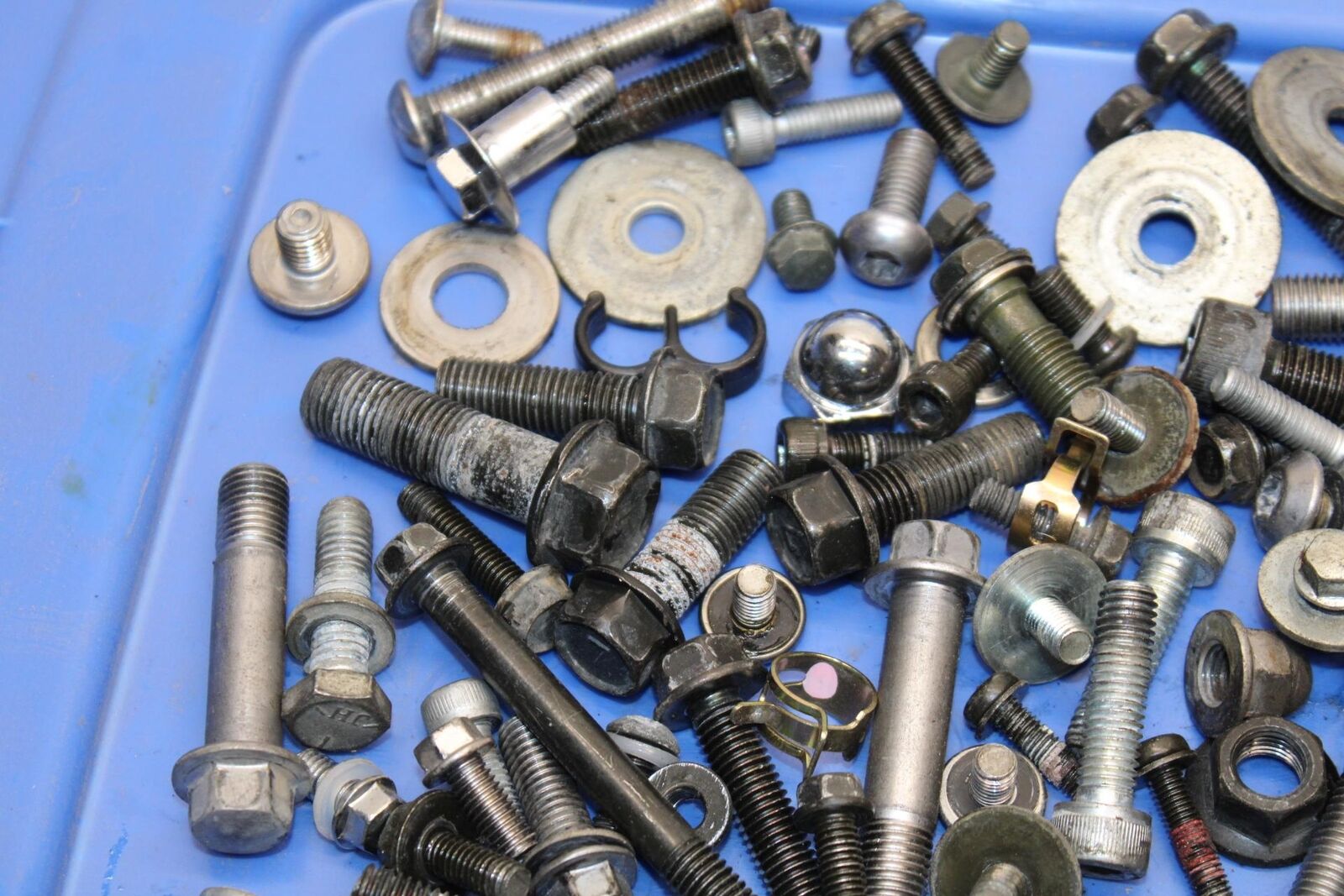 2005 Kawasaki Vulcan 1600 VN1600D Nomad MISCELLANEOUS BOLTS ENGINE BB556