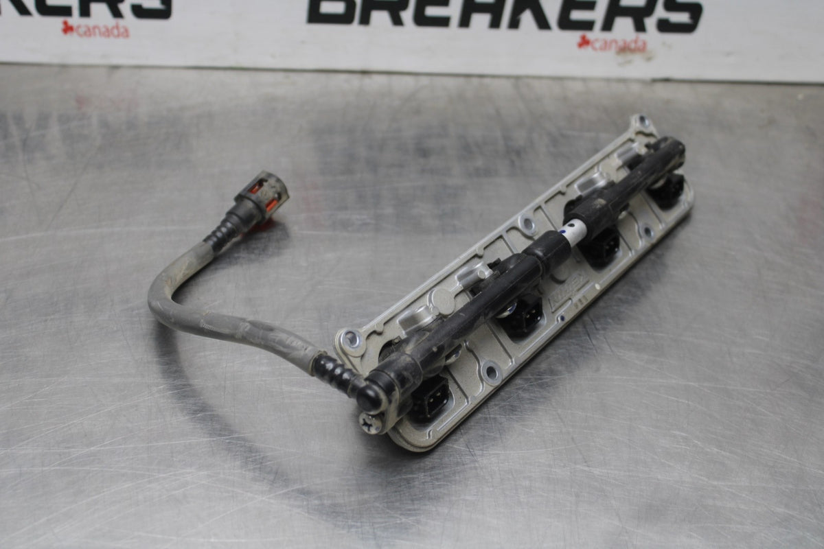 05-06 KAWASAKI NINJA ZX6R SECONDARY FUEL INJECTORS TOP AIRBOX GAS RAIL BB877