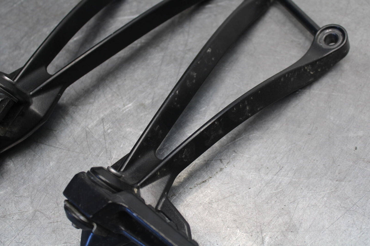 09-12 KAWASAKI NINJA ZX6R REAR BACK PASSENGER PEG SET PAIR BB698