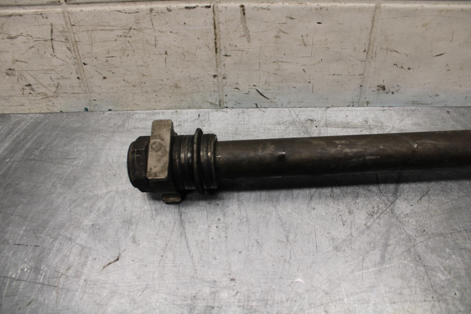 02-03 HONDA CBR900RR 954 REAR AXLE BACK WHEEL RIM PIVOT BOLT AXEL BB497