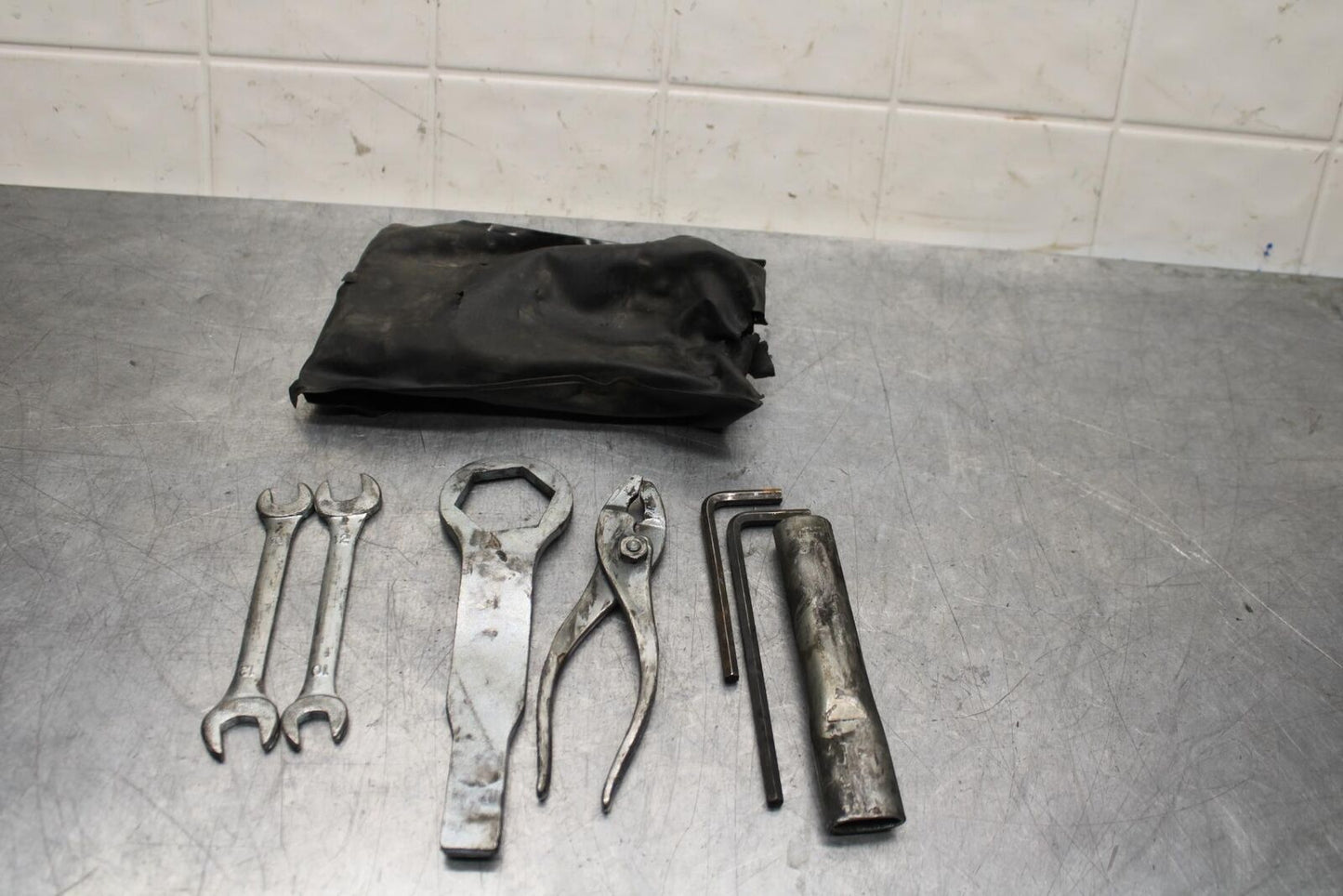 2011 Kawasaki Ninja ZX6R ZX600R STOCK TOOLS OEM TOOL BAG KIT 56007-0098  BB587