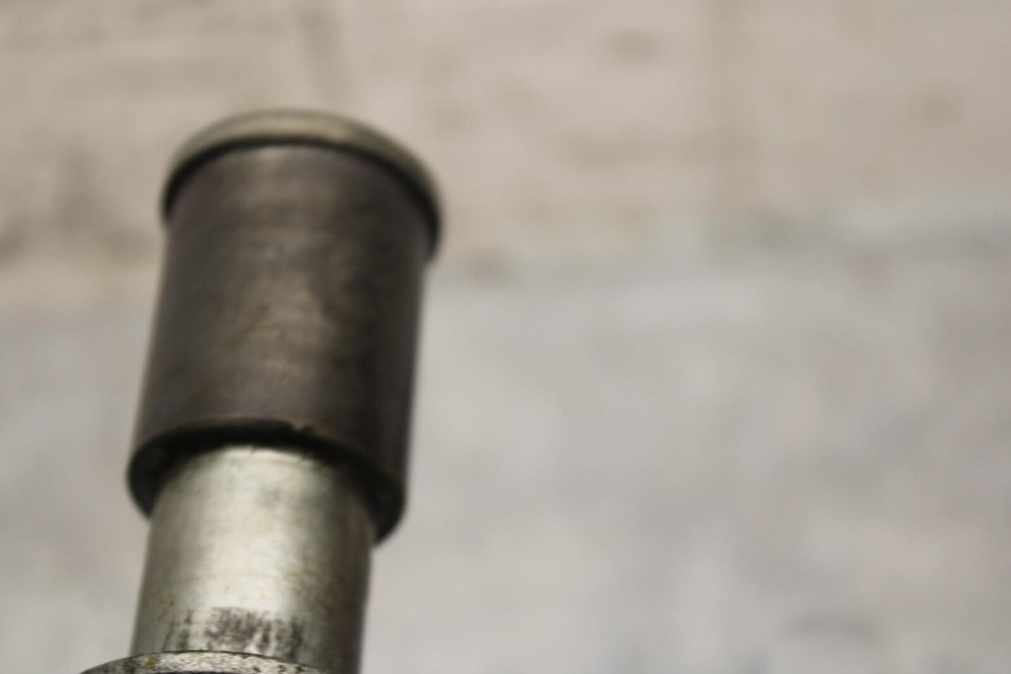 2000 Kawasaki Ninja ZX9R ZX900F FRONT WHEEL RIM AXLE PIVOT BOLT 41068-1404 BB70