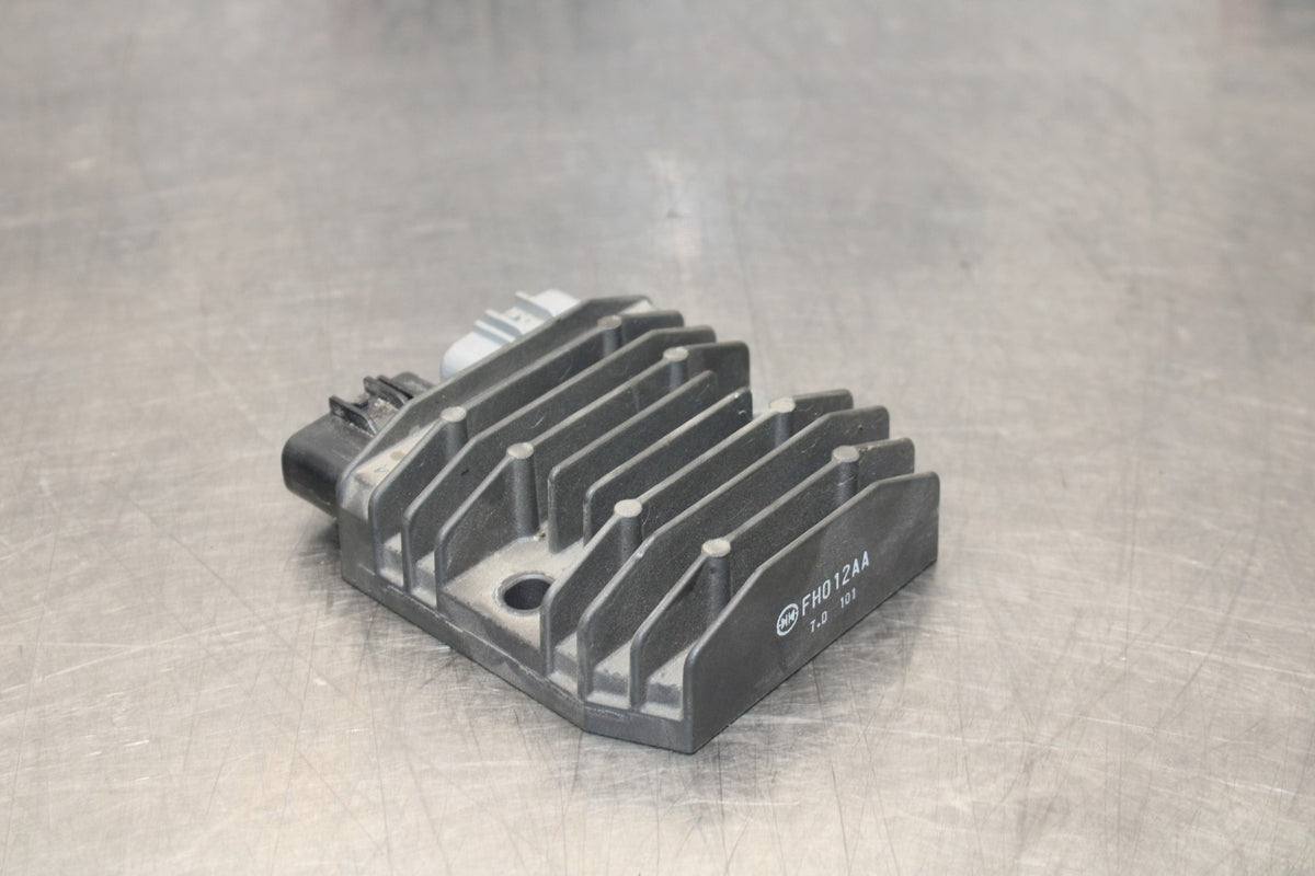 07-08 YAMAHA YZF R1 RECTIFIER VOLTAGE REGULATOR BB771