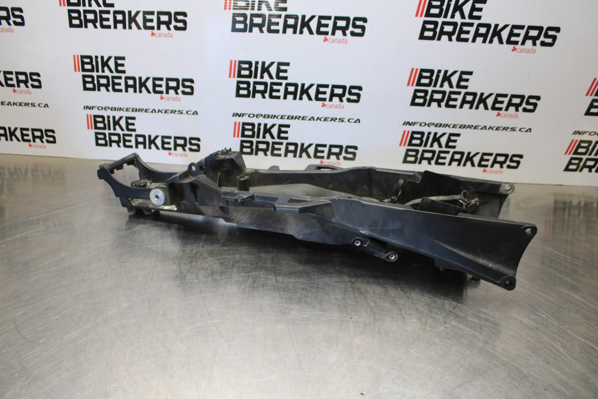 04-05 YAMAHA YZF R1 REAR SUBFRAME BACK SUB FRAME  BB173