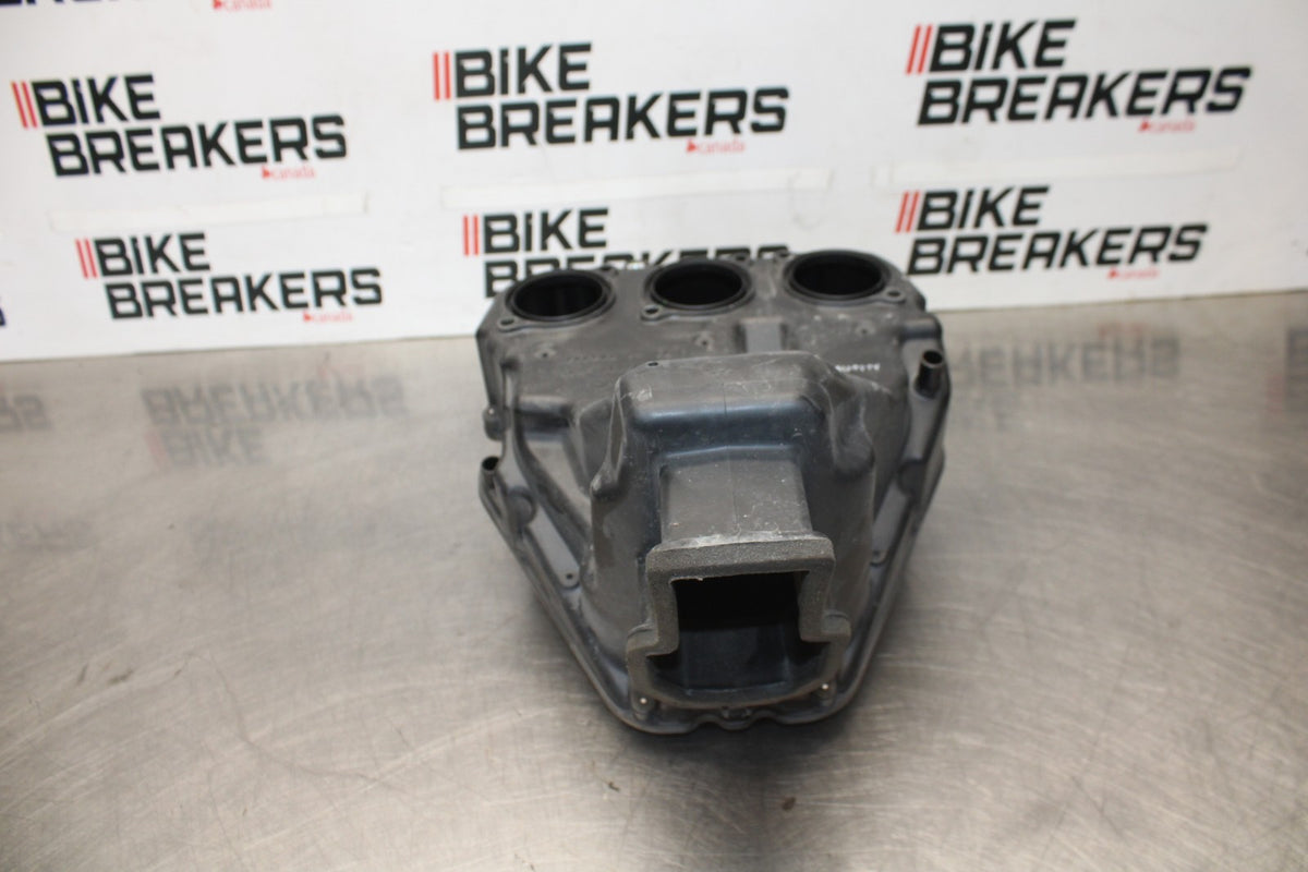 12 TRIUMPH STREET TRIPLE R AIRBOX AIR INTAKE FILTER BOX BB914