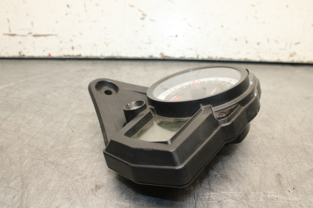 06-07 SUZUKI GSXR 600 SPEEDO TACH GAUGES CLUSTER SPEEDOMETER TACHOMETER BB243