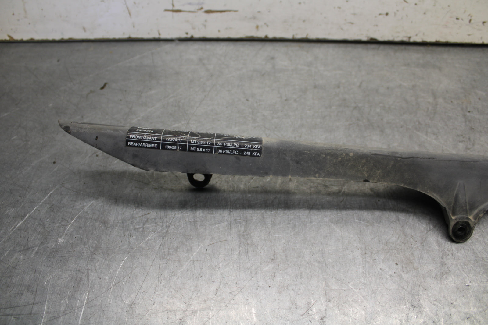 09-11 TRIUMPH DAYTONA 675 REAR BACK DRIVE CHAIN GUARD COVER SHIELD BB652