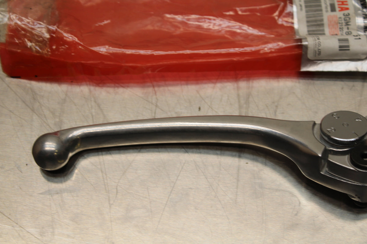 96 YAMAHA YZF750R RIGHT CLIPON HANDLEBAR BRAKE LEVER BB137