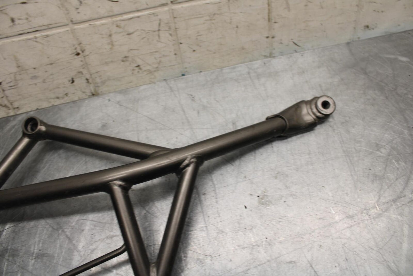 11-14 KAWASAKI VERSYS 650 LE 650C RIGHT REAR BACK PASSENGER PEG BB498