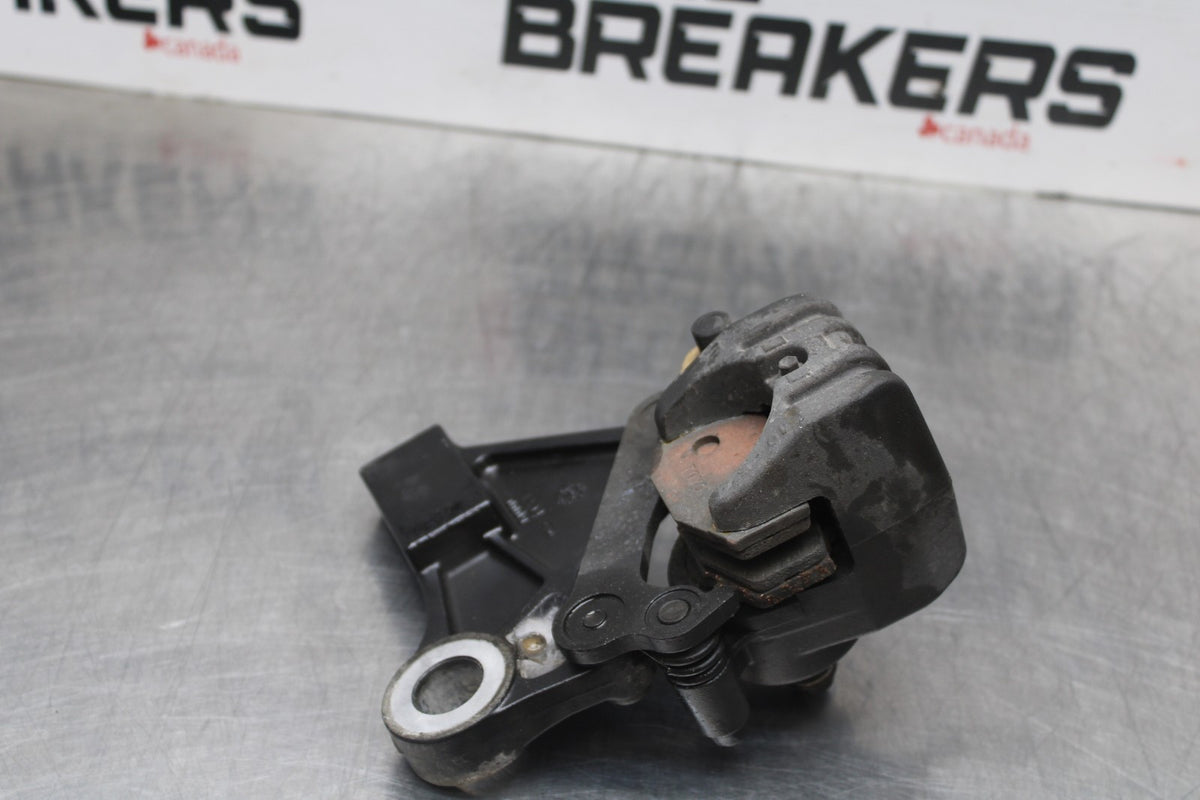06-07 KAWASAKI NINJA 650R EX650A REAR BACK BRAKE CALIPER W MOUNT BRACKET BB774