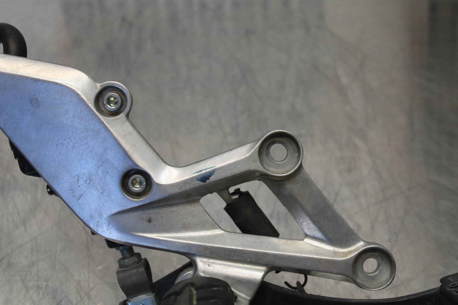 15-16 HONDA CB300F RIGHT REARSET REAR SET DRIVER FOOT PEG REST STOP BB150