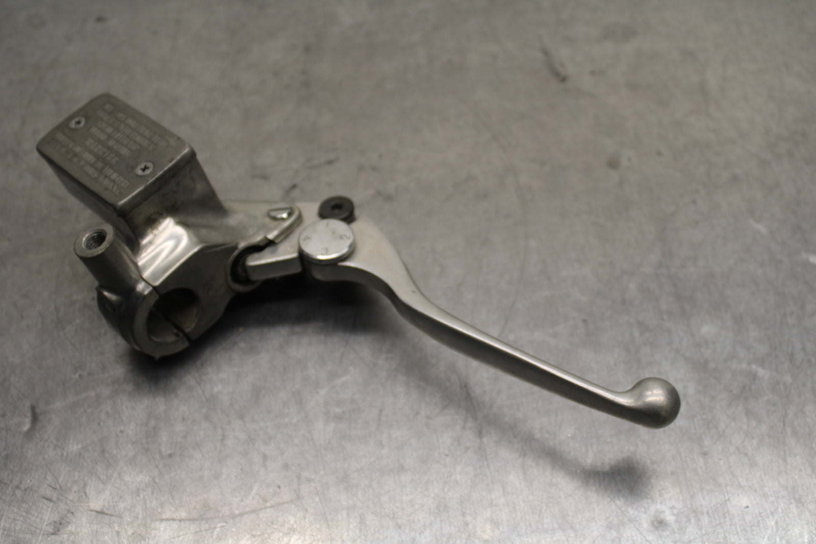 00 SUZUKI INTRUDER 1500 VL1500 FRONT BRAKE MASTER CYLINDER BB761