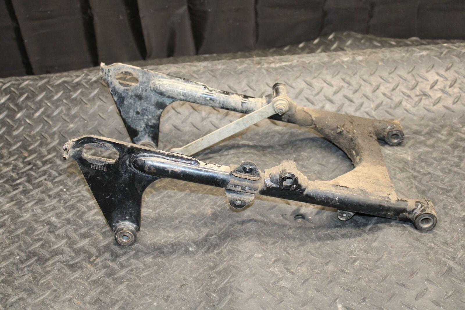 71 YAMAHA L5 SWINGARM SWING ARM SUSPENSION BB230