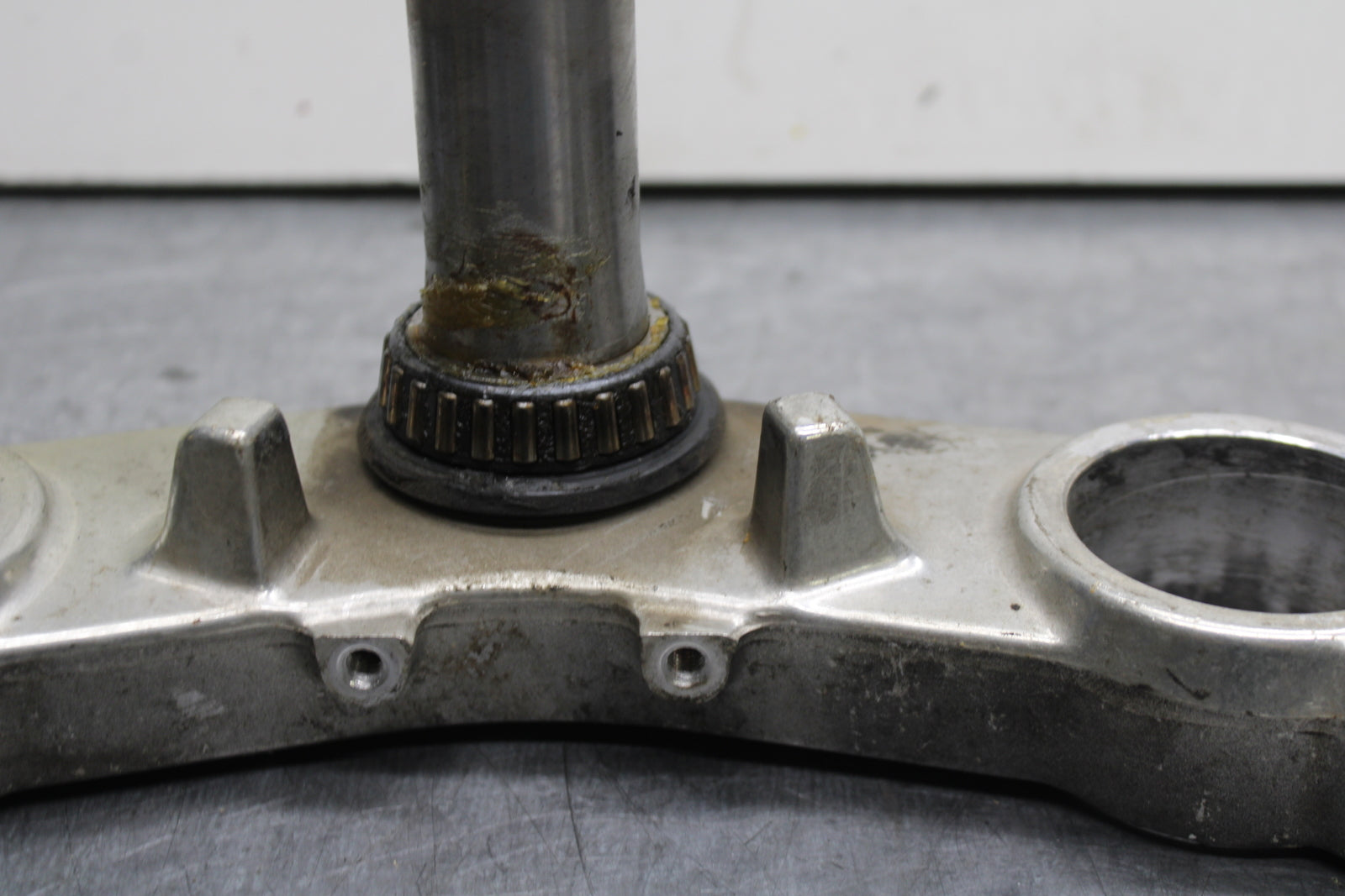 93-94 KAWASAKI NINJA ZX7R FRONT FORKS CLAMP LOWER TRIPLE TREE STEM BB124