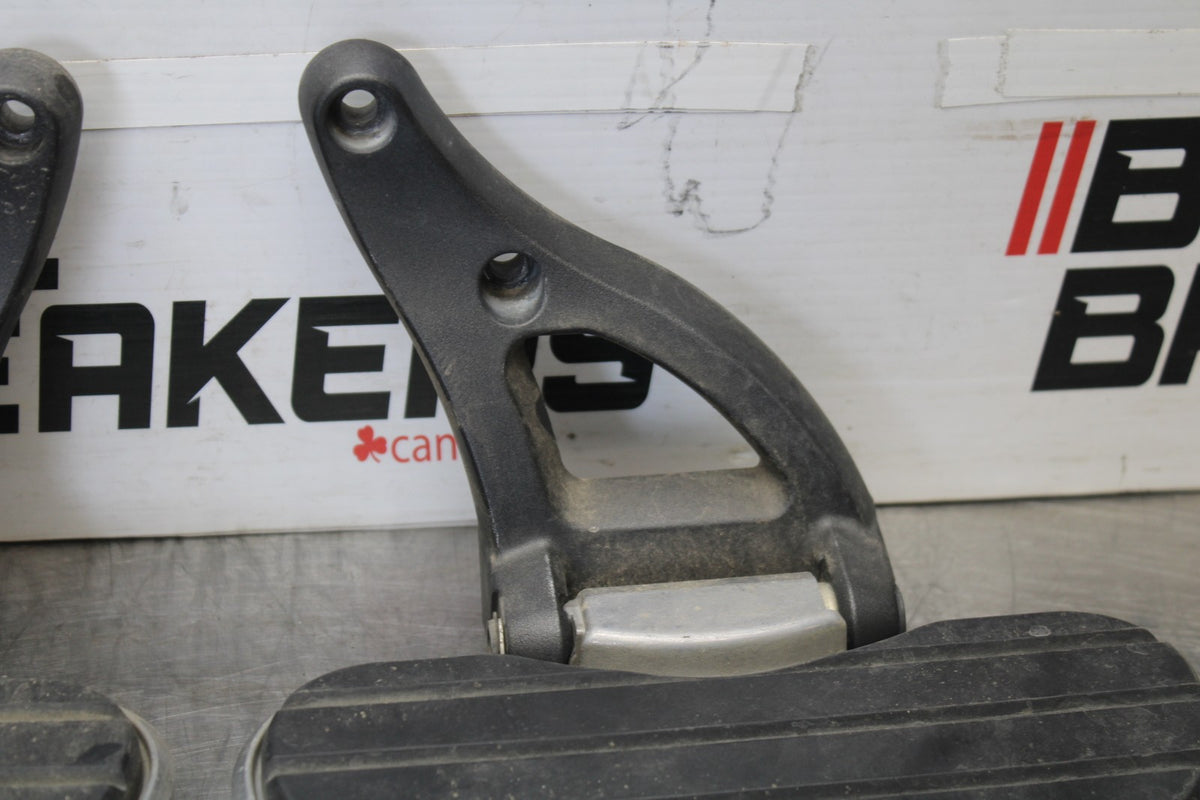 08 KAWASAKI VULCAN 1600 VN1600D NOMAD REAR PASSENGER FOOT STEP SET PAIR BB904