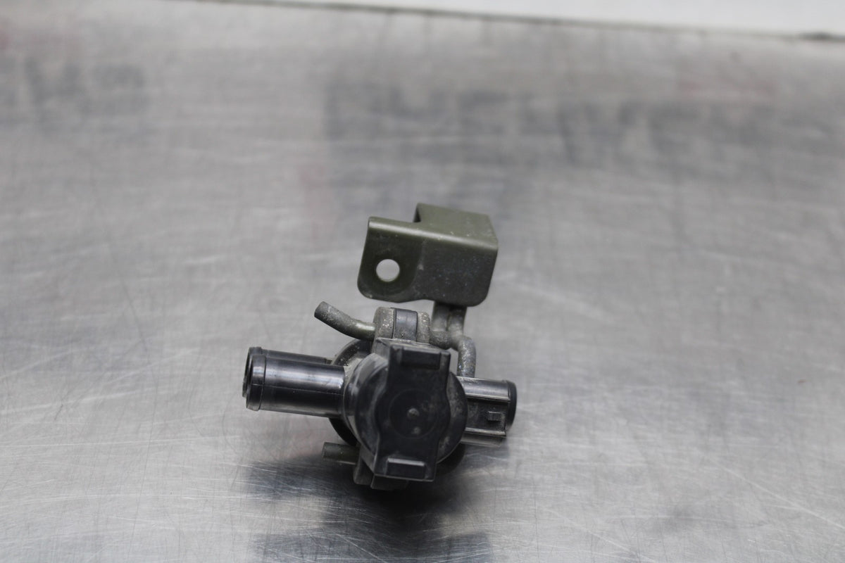 05-06 SUZUKI GSXR1000 AIR VALVE SOLENOID TOP ENGINE SWITCH SENSOR BB857