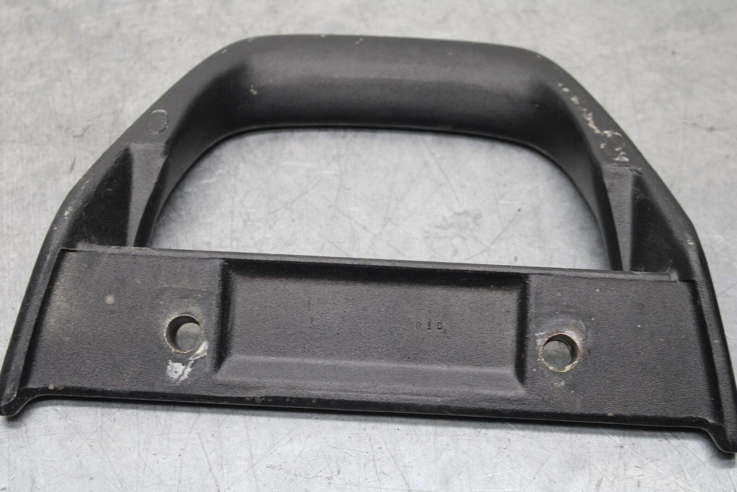 04-09 SUZUKI GS 500 FH GS500F PASSENGER REAR SEAT GRAB BAR HANDLE BB97