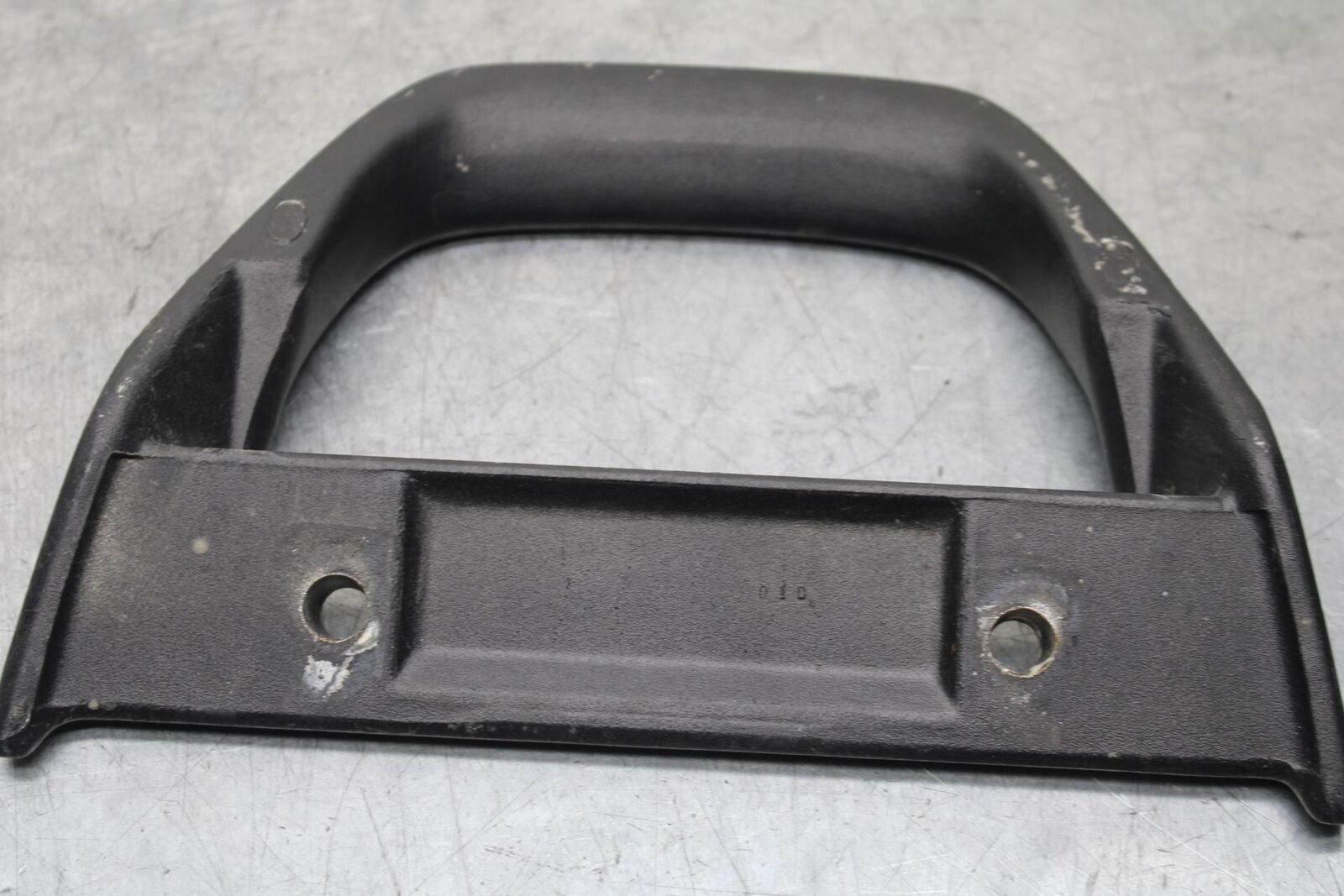 04-09 SUZUKI GS 500 FH GS500F PASSENGER REAR SEAT GRAB BAR HANDLE BB97