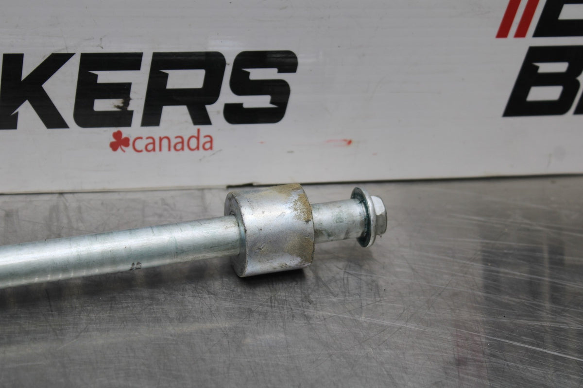 15 SUZUKI BOULEVARD C50 REAR AXLE BACK WHEEL RIM PIVOT BOLT AXEL BB775