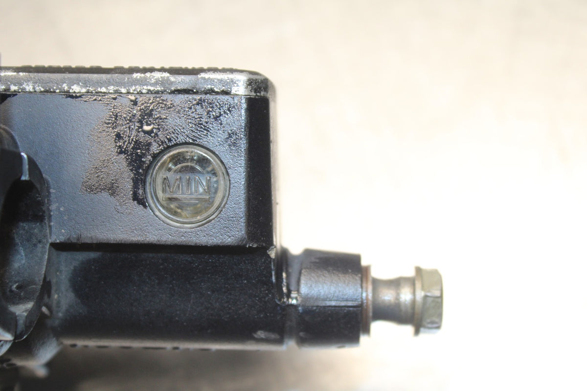 02 DUCATI MONSTER 620 HYDRAULIC CLUTCH MASTER CYLINDER BB851