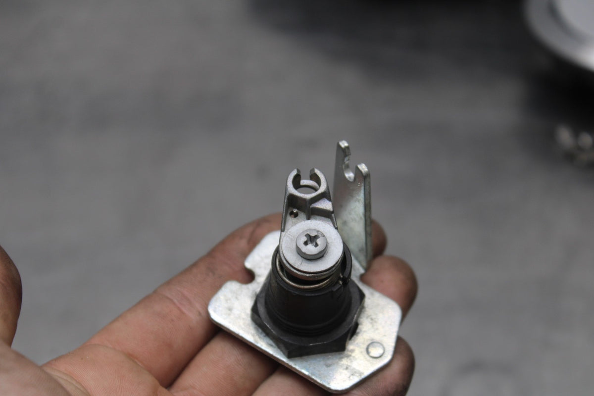 15 APRILIA RSV4 FACTORY APRC ABS IGNITION KEY GAS CAP SEAT LOCK GAUGES BB901