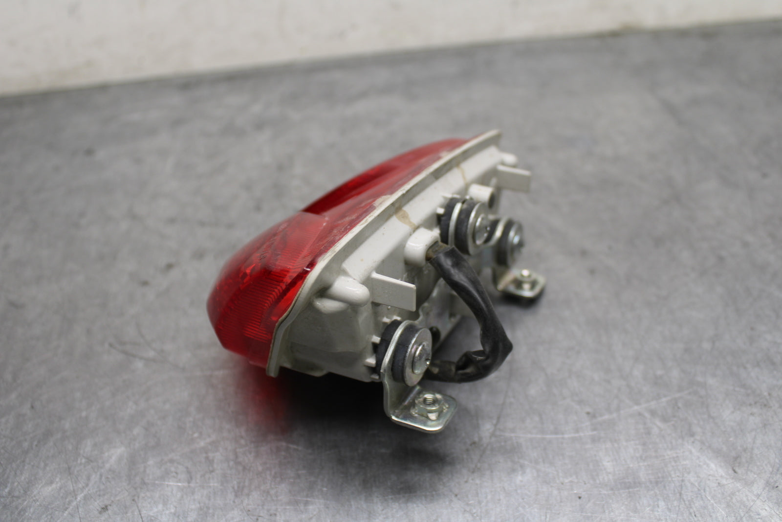 11-17 SUZUKI GSXR600 REAR TAIL TAILLIGHT BACK BRAKE LIGHT BB132